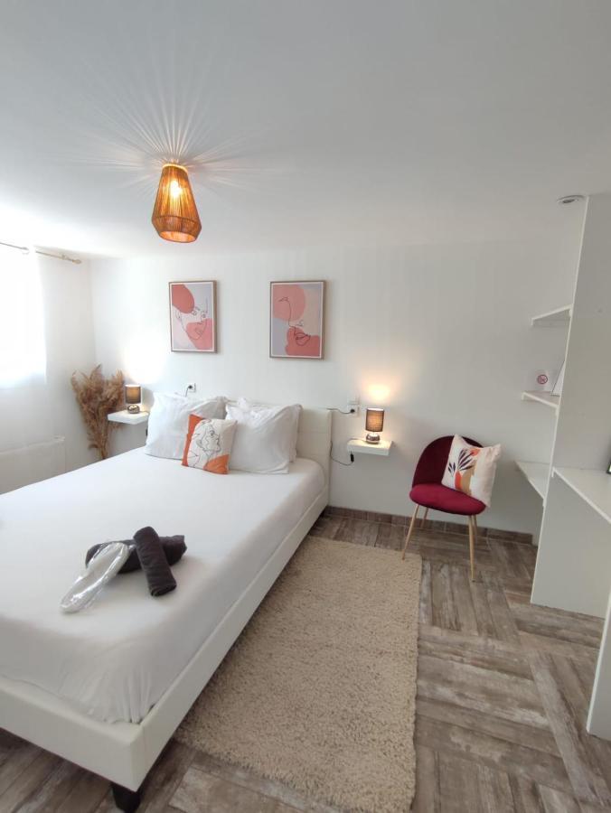 Appartement 100M2, Independant Dans Notre Maison Garennes-sur-Eure Exterior foto
