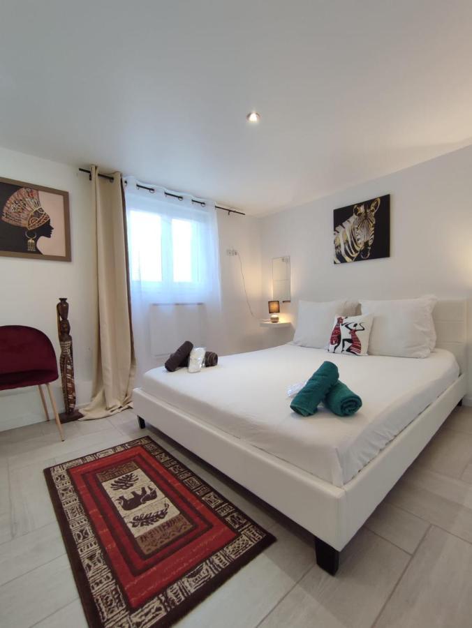 Appartement 100M2, Independant Dans Notre Maison Garennes-sur-Eure Exterior foto